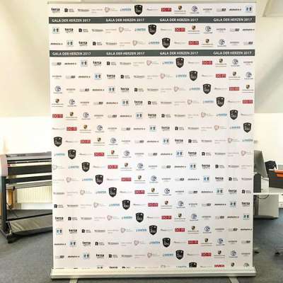Rollup-Display als Sponsorenwand