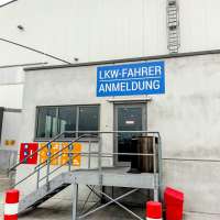 Firmenschild als Plattendirektdruck auf Alu-Dibond